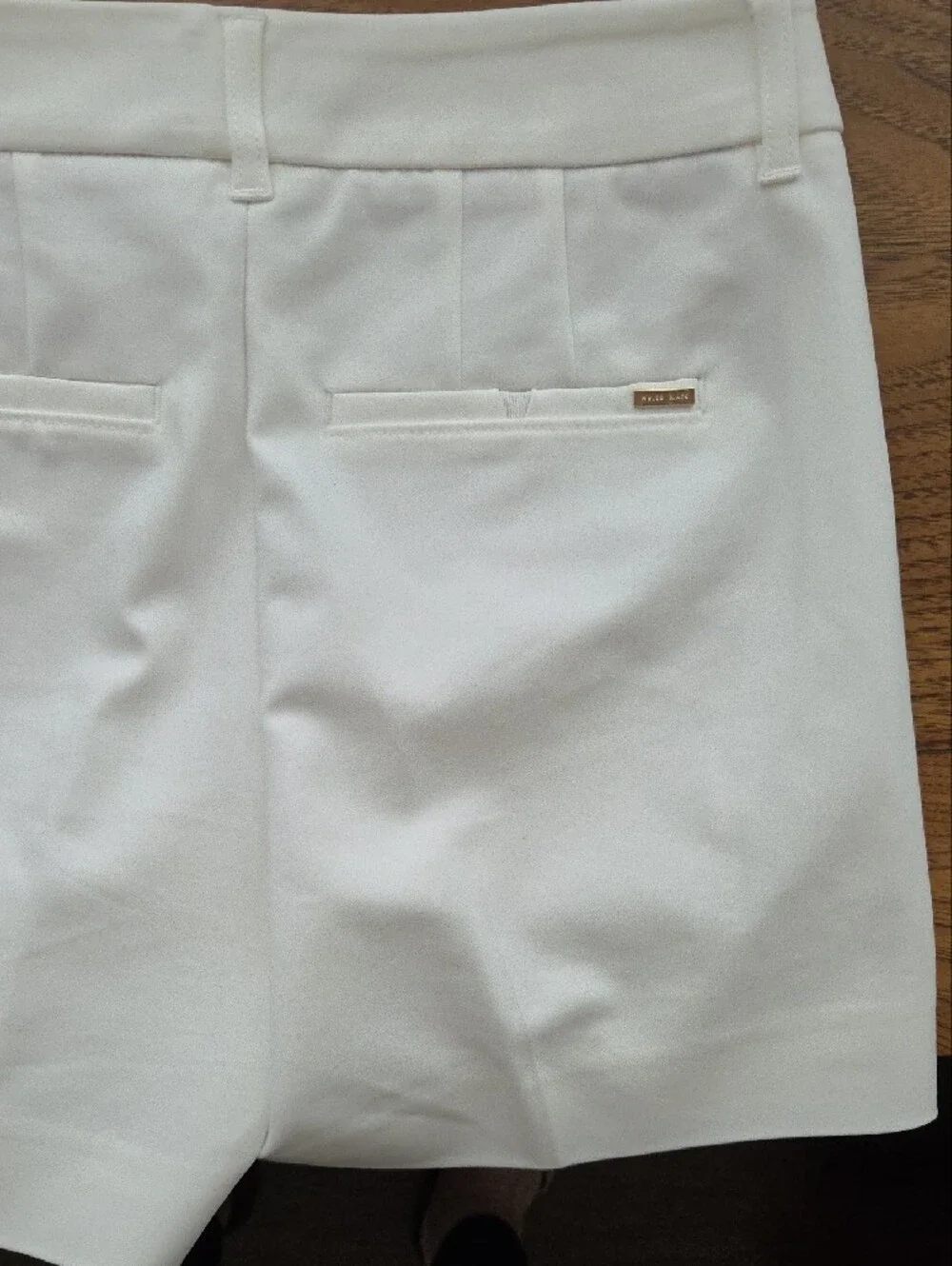 WHITE HOUSE BLACK MARKET THE 5 INCH SHORT SHORTS WHITE SIZE 0 - Picture 9 of 14